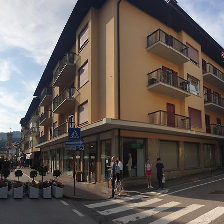 Appartamento "Roby" In Centro Cavalese Buitenkant foto